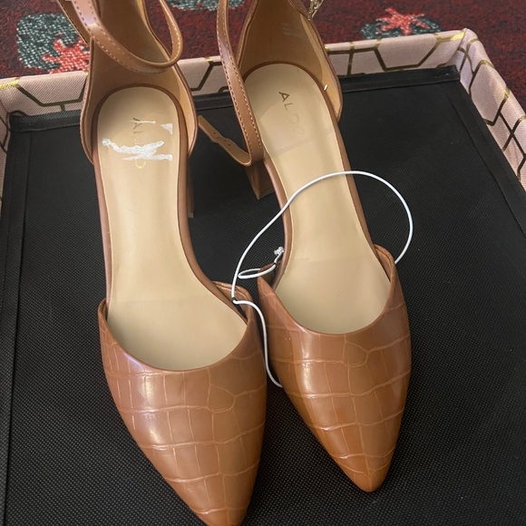 New Aldo Shoes - Picture 5 of 6
